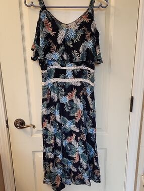 Floral Off-Shoulder Navy Dress w/ Lace Waist Detailing, Size: Womens S/Girls XL